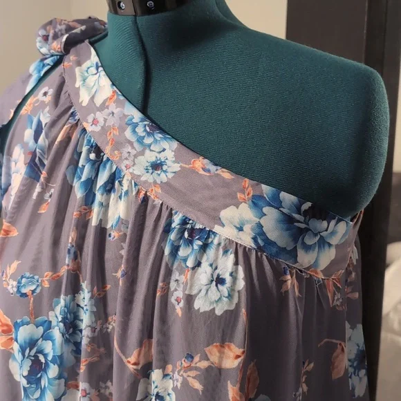 Top - Picture 3 of 9